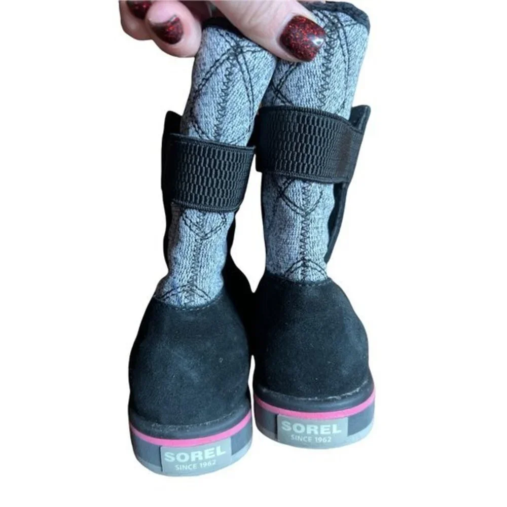 Sorel black and gray fur lined Waterproof boots size 4